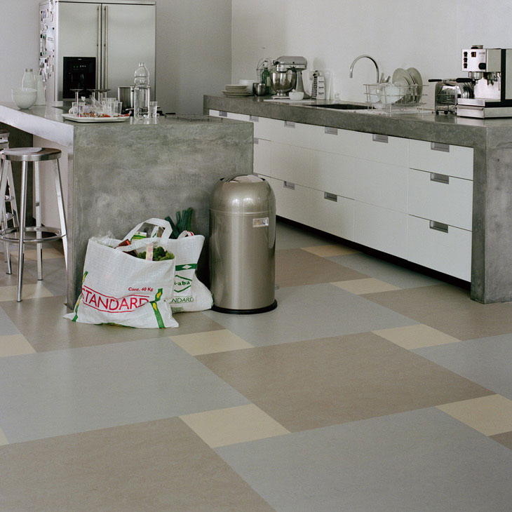 Мармолеум Forbo Marmoleum click Silver shadow 633860 фото в интерьере Мармолеум Forbo Marmoleum click Silver shadow 633860 фото в интерьере